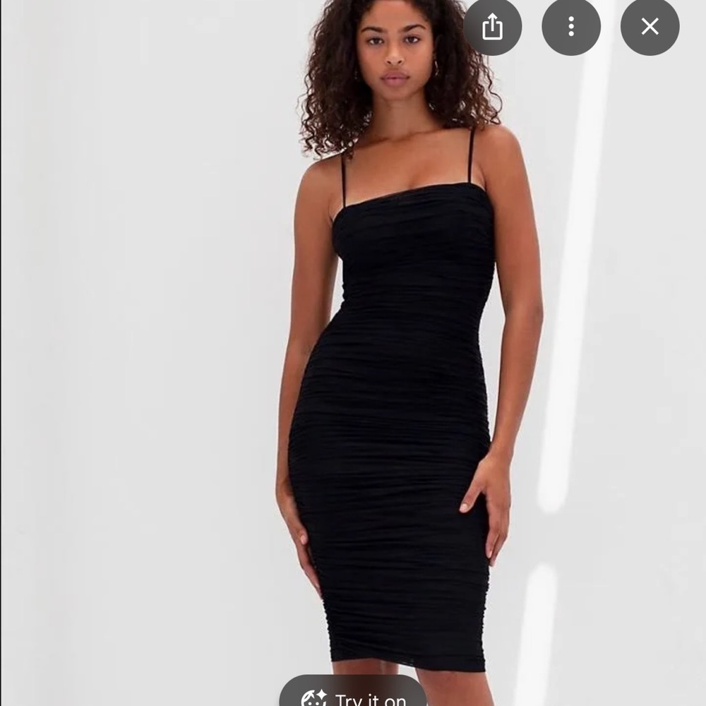 Aritzia Babaton Black Ruched Luxor Dress Size 6